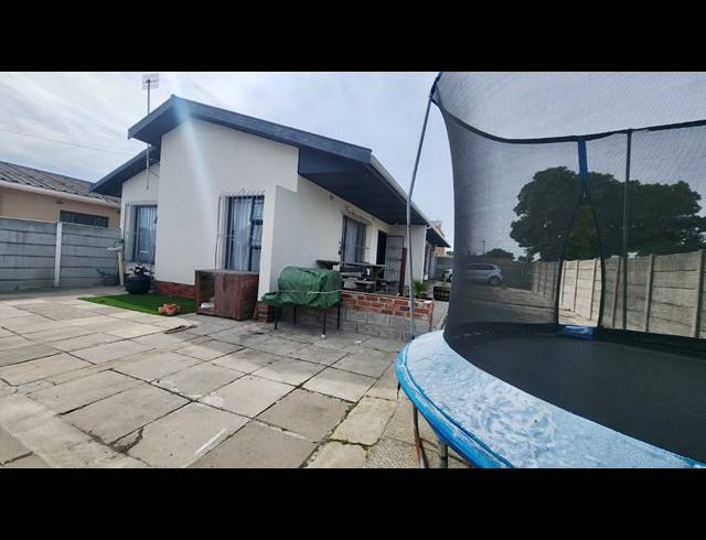 3 BEDROOM HOUSE TO LET IN GOODWOOD PARK